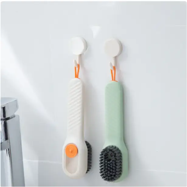 CleanSweep - Brosse à chaussure avec distributeur